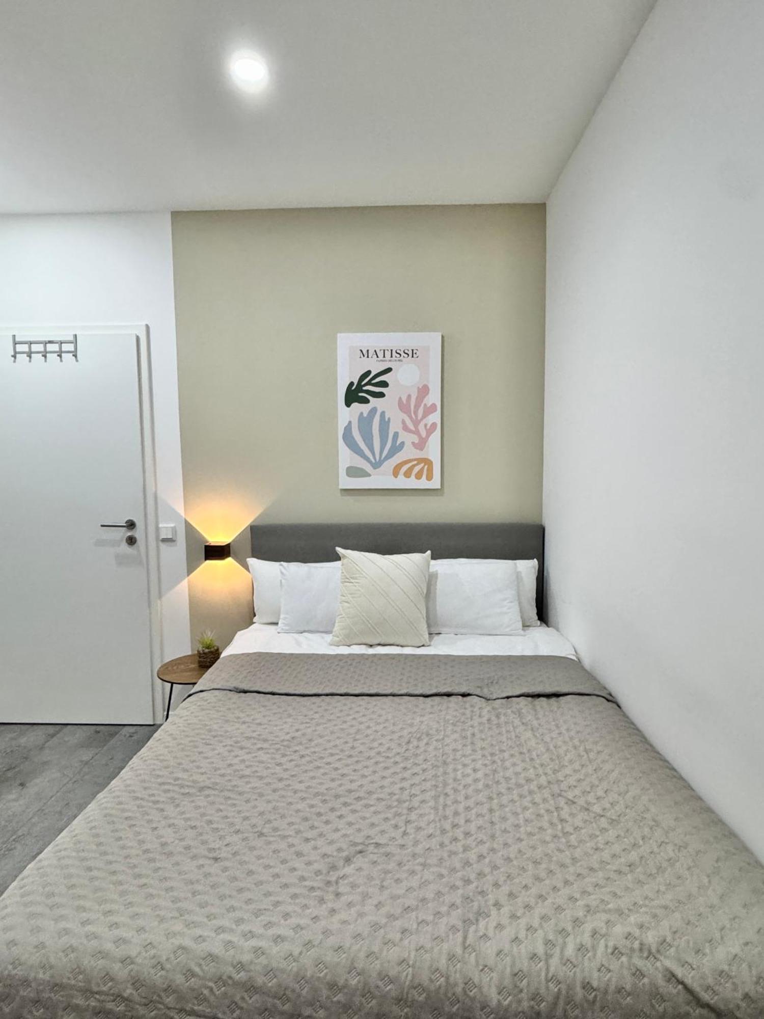 Heaven Homes - Doppelzimmer Mit Eigenem Bad Düsseldorf Eksteriør bilde